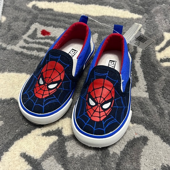Brand new with tags Spider-Man gap slip on shoes in size 5 US - Picture 1 of 4